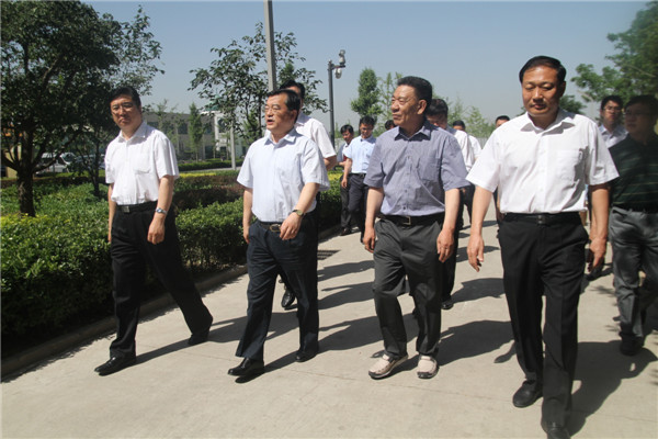 河北省省长张庆伟一行参观燕达金色年华健康养护中心.jpg